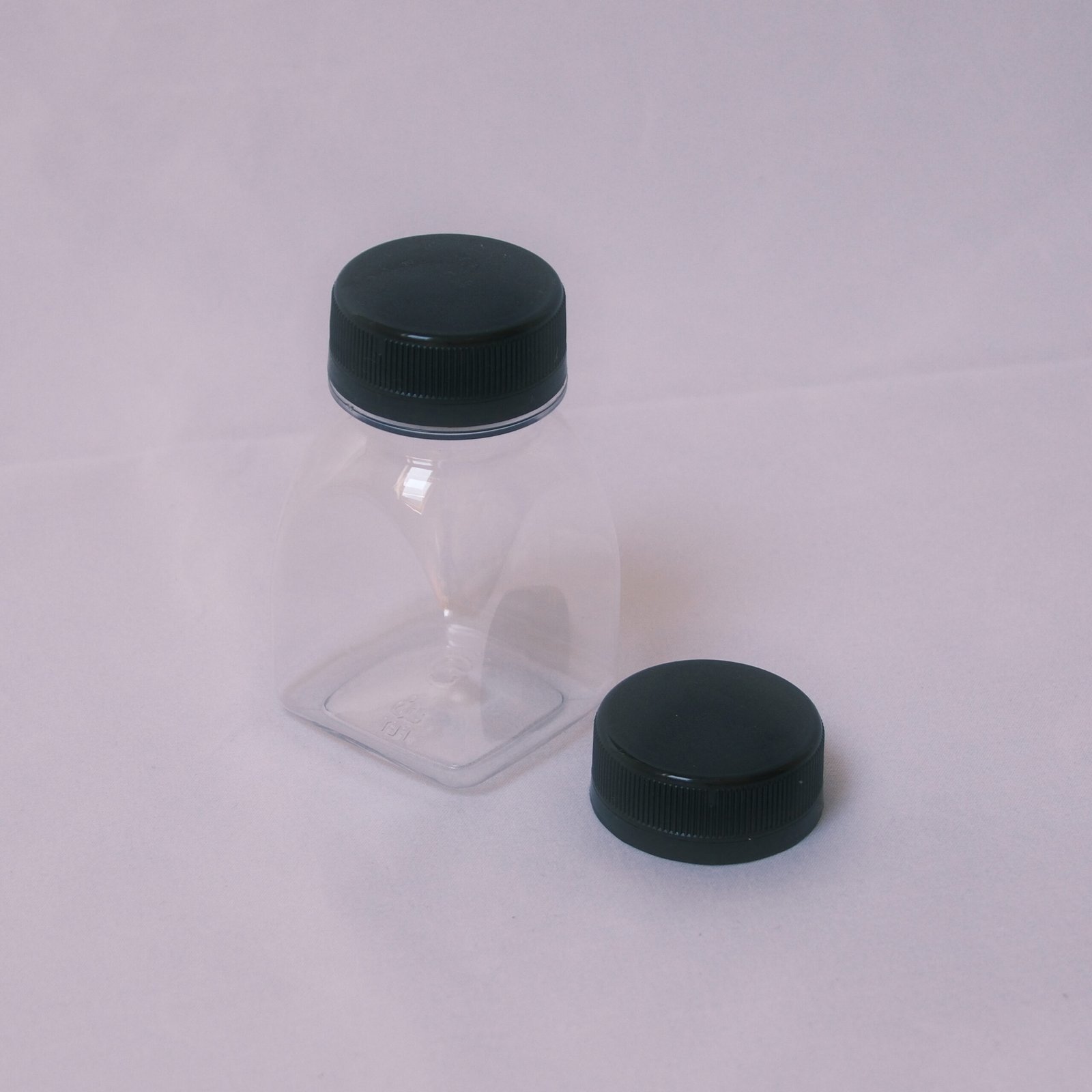 VJ001 PP PE Plastic Bottle | Small Square Food Grade Packaging Container - 图片 2