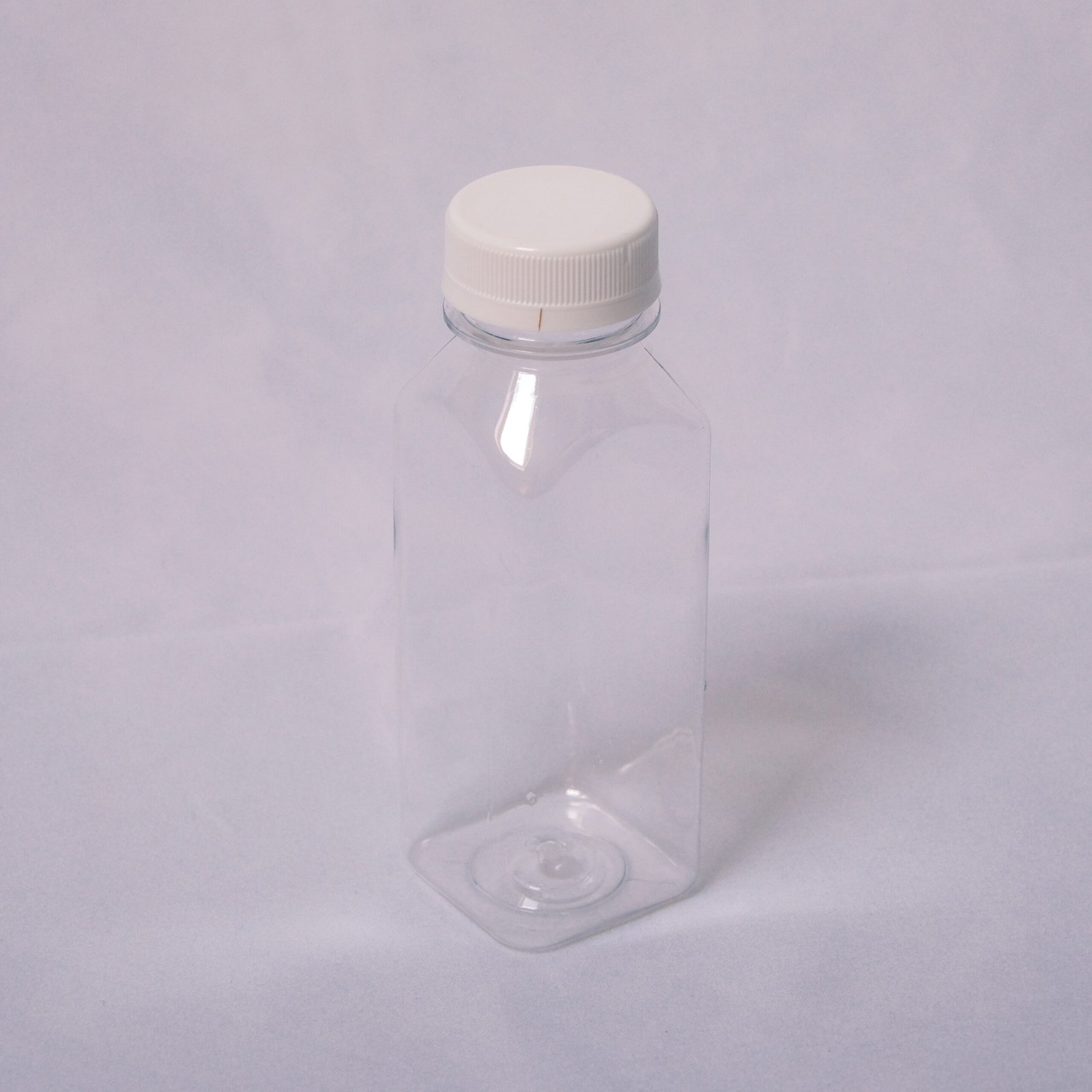 Square PP PE Plastic Bottle | Clear Beverage Packaging with Screw Cap - 图片 3